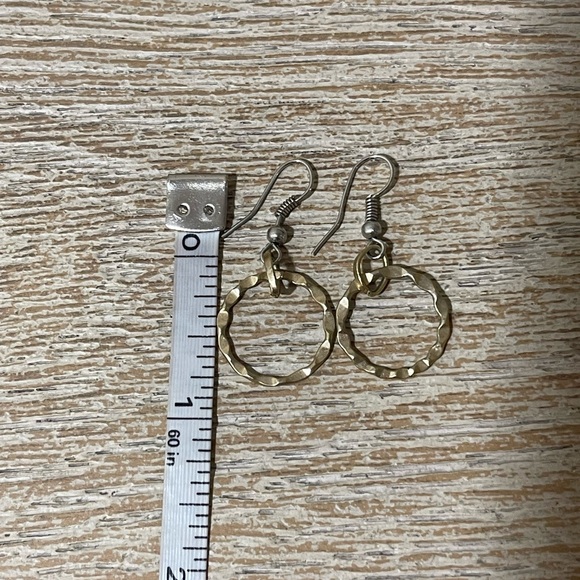 Elegant Gold Hoop Earrings - Picture 5 of 6